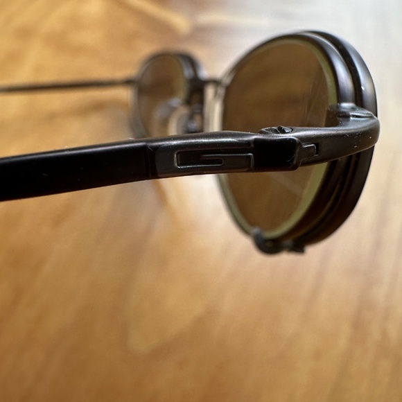 GUCCI WOMAN’S EYEGLASS FRAME WITH CLIP ON SUNGLASS LENSES - Picture 3 of 7